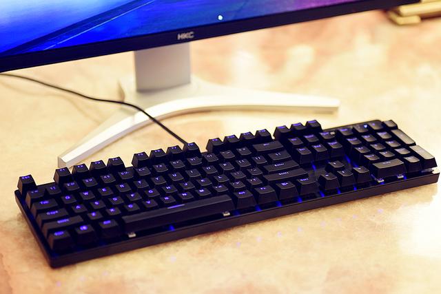 机械键盘银轴和红轴有什么区别,k835键盘青轴好用还是红轴好用