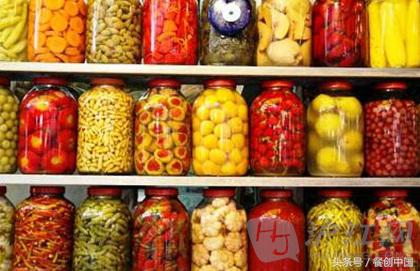 摆摊卖泡菜一个月能卖多少钱,泡菜一年赚1000万