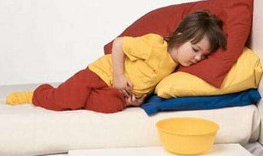 孩子偶尔肚子疼一阵就没事了,孩子突然肚子疼不发烧