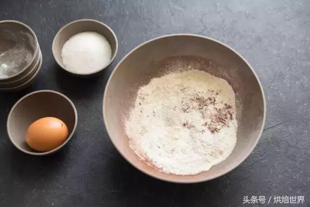 爆浆红丝绒蛋糕卷,颜值与口感并存的橙香蛋糕卷