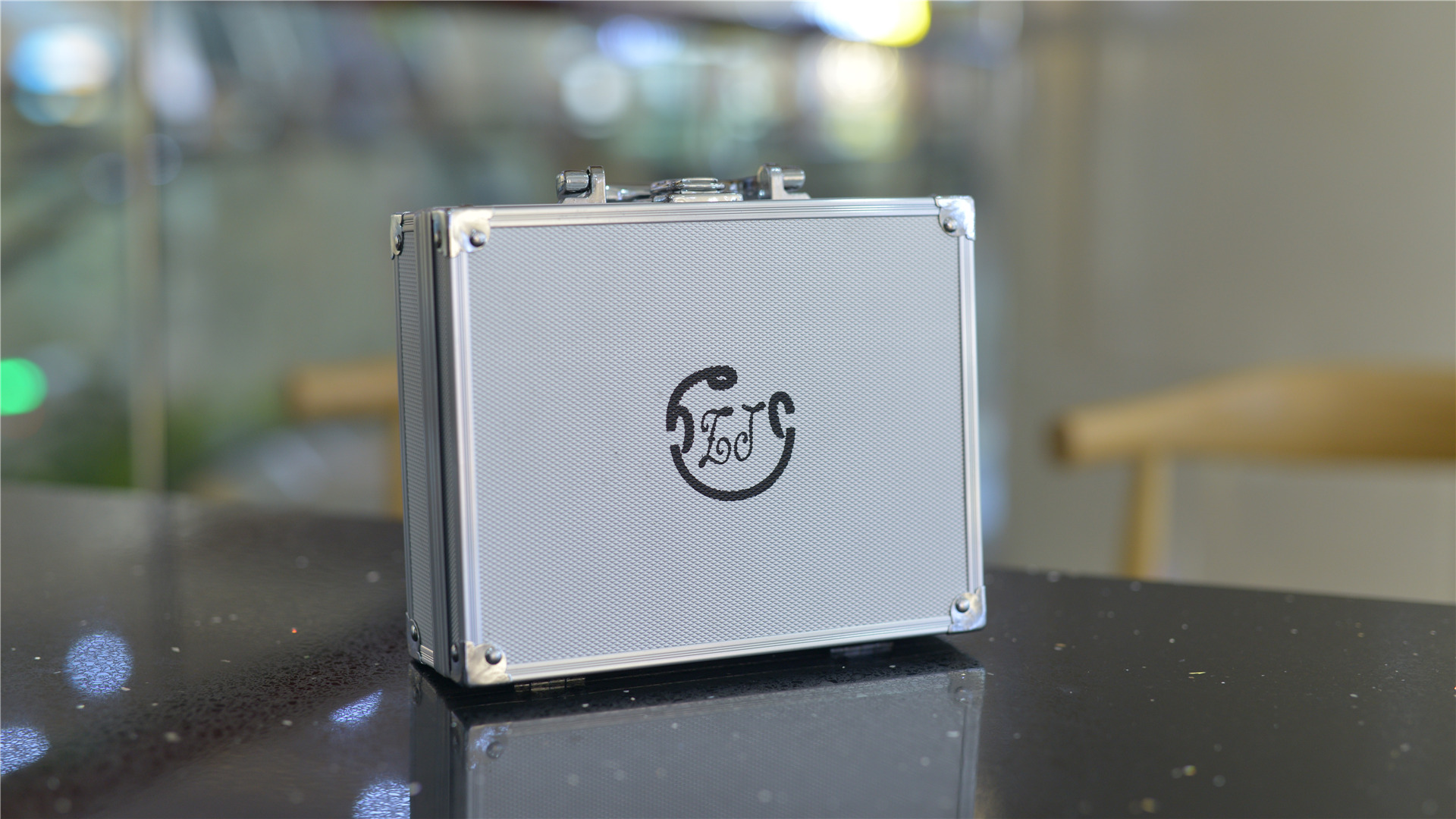 在USA被称为最高性价比的顶级国产耳机，老忠北斗星图赏+简评