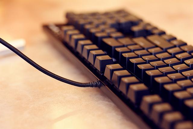 机械键盘银轴和红轴有什么区别,k835键盘青轴好用还是红轴好用