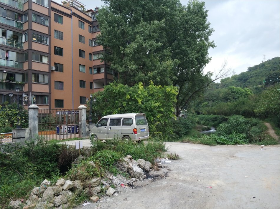 贵阳最近很火的瀑布在哪里,贵阳有个瀑布叫什么