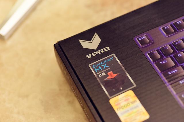 机械键盘银轴和红轴有什么区别,k835键盘青轴好用还是红轴好用