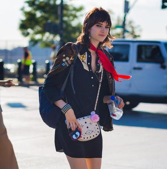 早秋复古又时髦的日常搭配,又酷又飒的早秋搭配