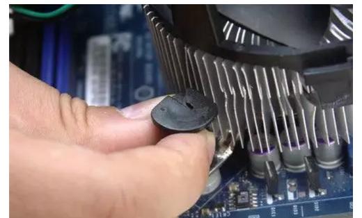 菜鸟如何自己组装电脑主机,如何组装一台性价比高的电脑主机