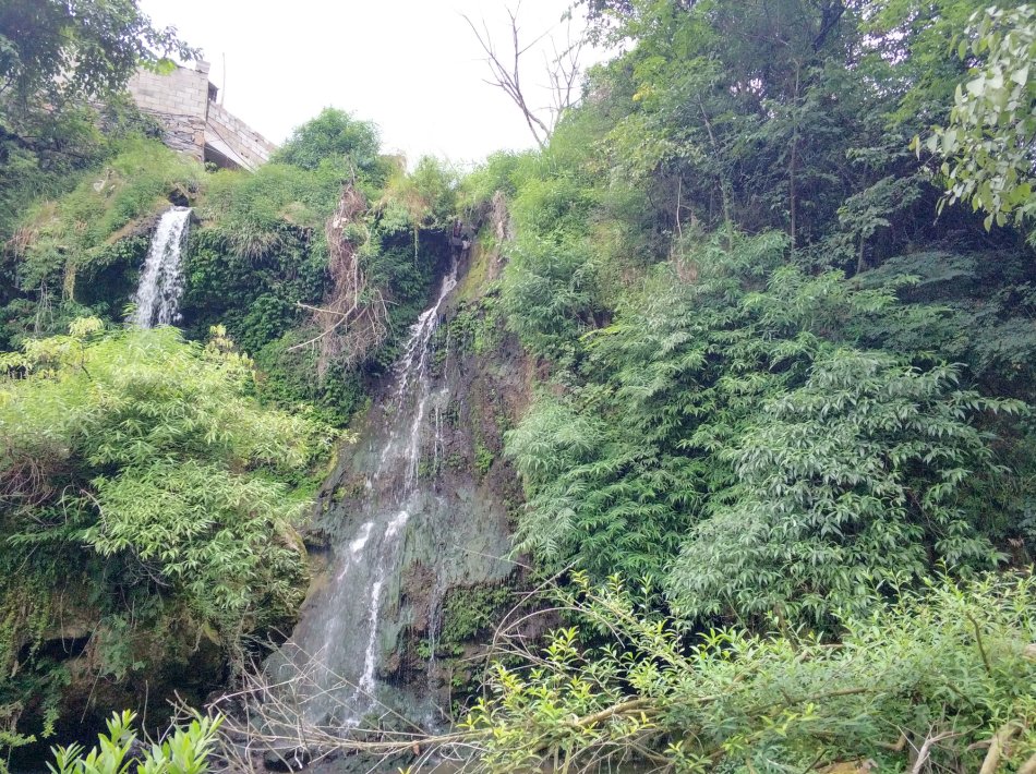 贵阳最近很火的瀑布在哪里,贵阳有个瀑布叫什么