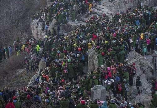 我用Python爬取了全国4500个热门景点，告诉你国庆哪儿最堵？