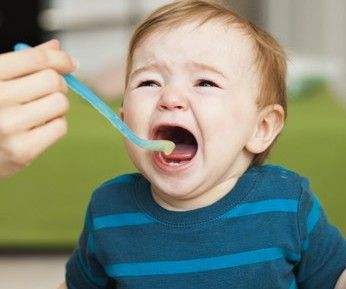 小孩吃饭噎着了怎么办快速解决,孩子吃饭噎住了怎么处理