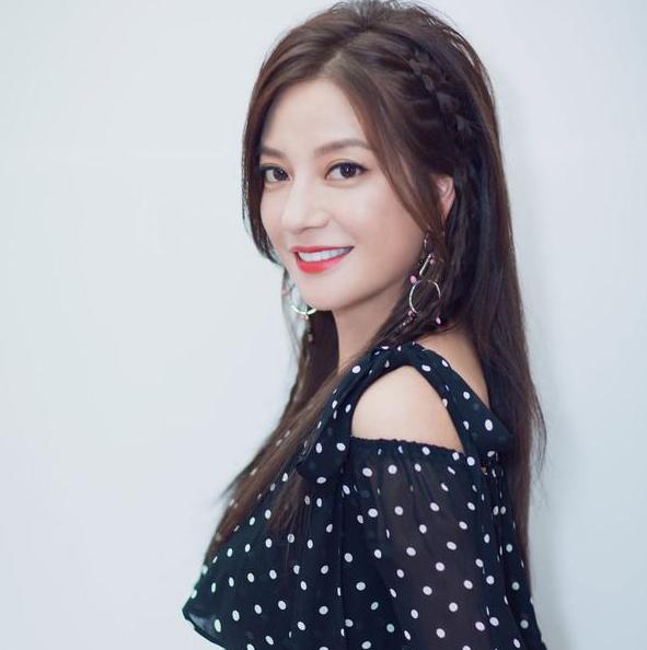 早秋复古又时髦的日常搭配,又酷又飒的早秋搭配