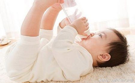 宝宝最近不喝奶是怎么回事,9个月宝宝突然不喝奶了怎么解决