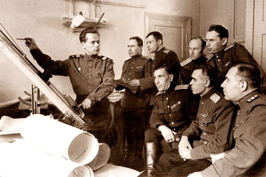 全世界第一个ak47,ak47为什么称为卡斯托夫