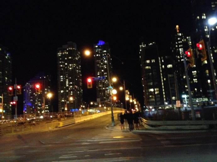 新婚后不久丈夫隔三差五就出差,新婚不久老公出外打工