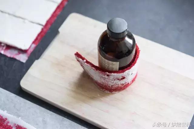 爆浆红丝绒蛋糕卷,颜值与口感并存的橙香蛋糕卷