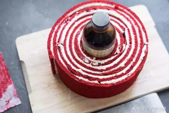 爆浆红丝绒蛋糕卷,颜值与口感并存的橙香蛋糕卷