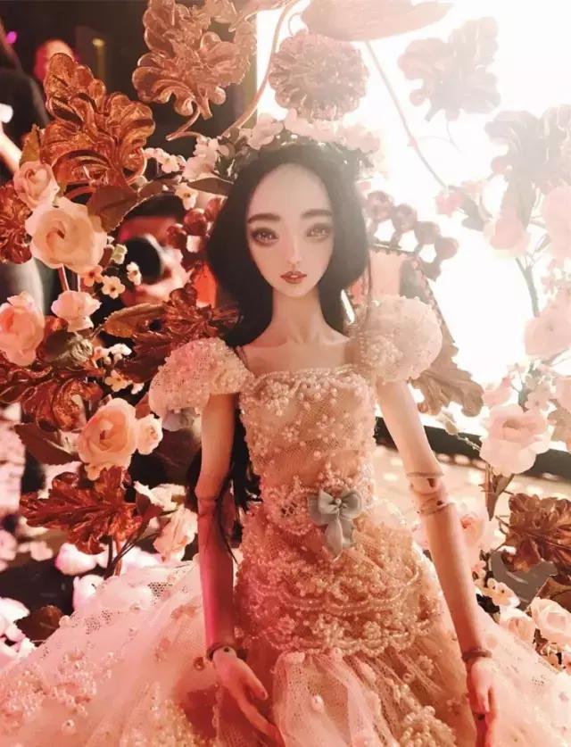 下血本!李晨花了200万为范冰冰定制了一个专属娃娃!