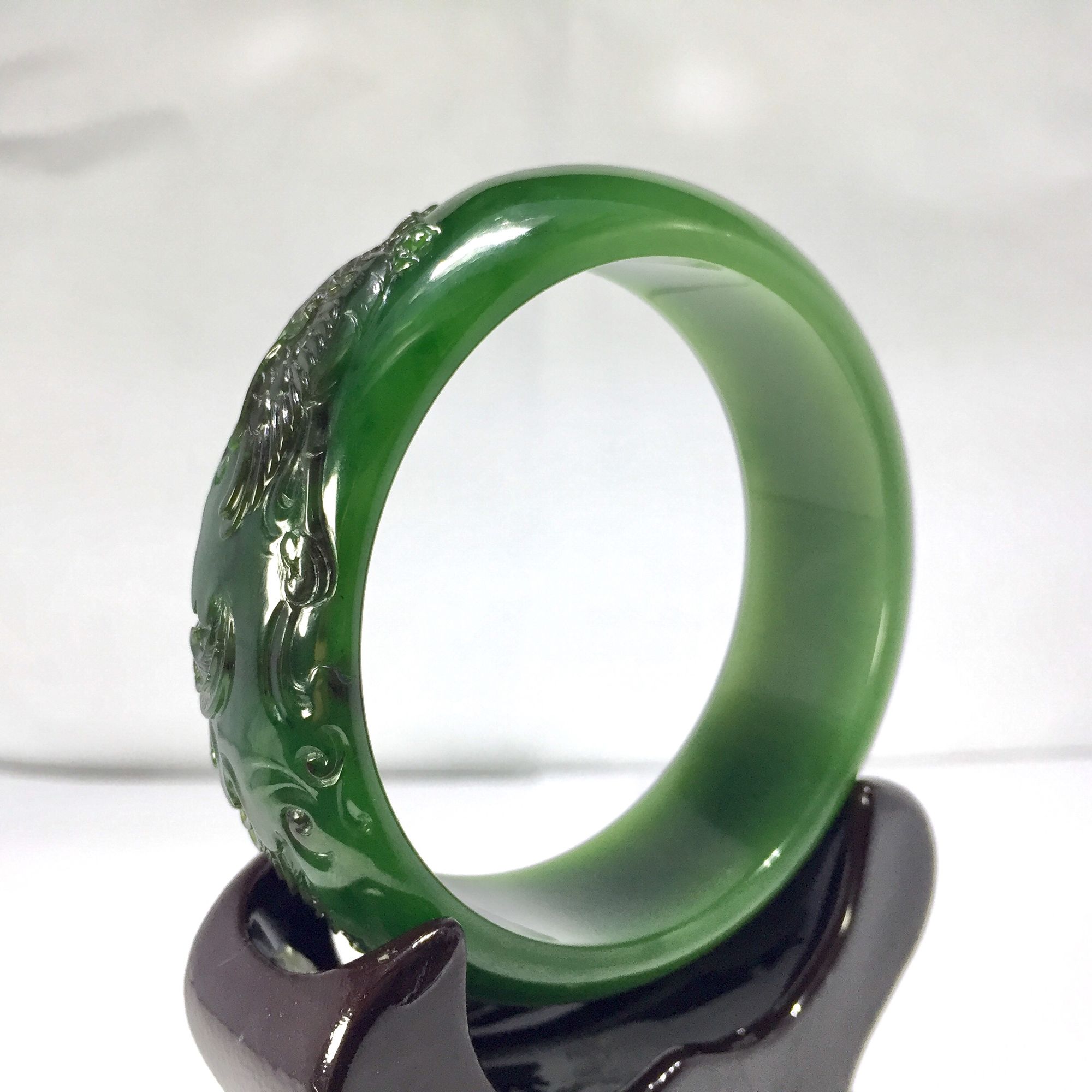 仿汉白玉和仿和田玉哪个好些,一般用什么东西仿和田玉