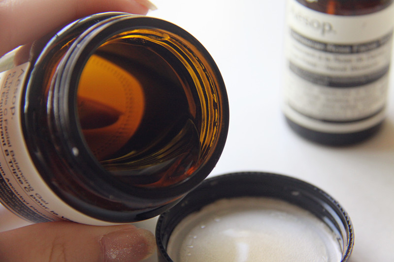 油性皮肤痘痘肌适合什么乳液,油性痘肌怎么选护肤品