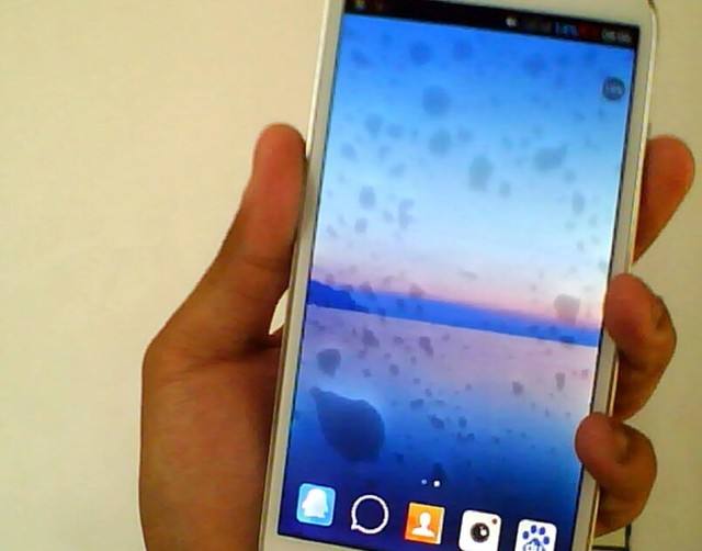 国外网友作死实验,手机泡水一天一夜测试