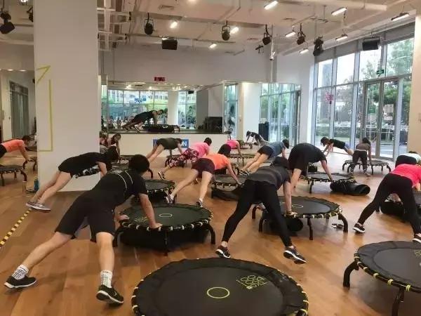 实体门店近三年的闭店数据,实体店为什么这么多人都关店了