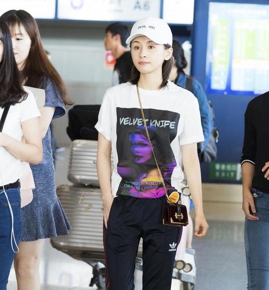 早秋复古又时髦的日常搭配,又酷又飒的早秋搭配