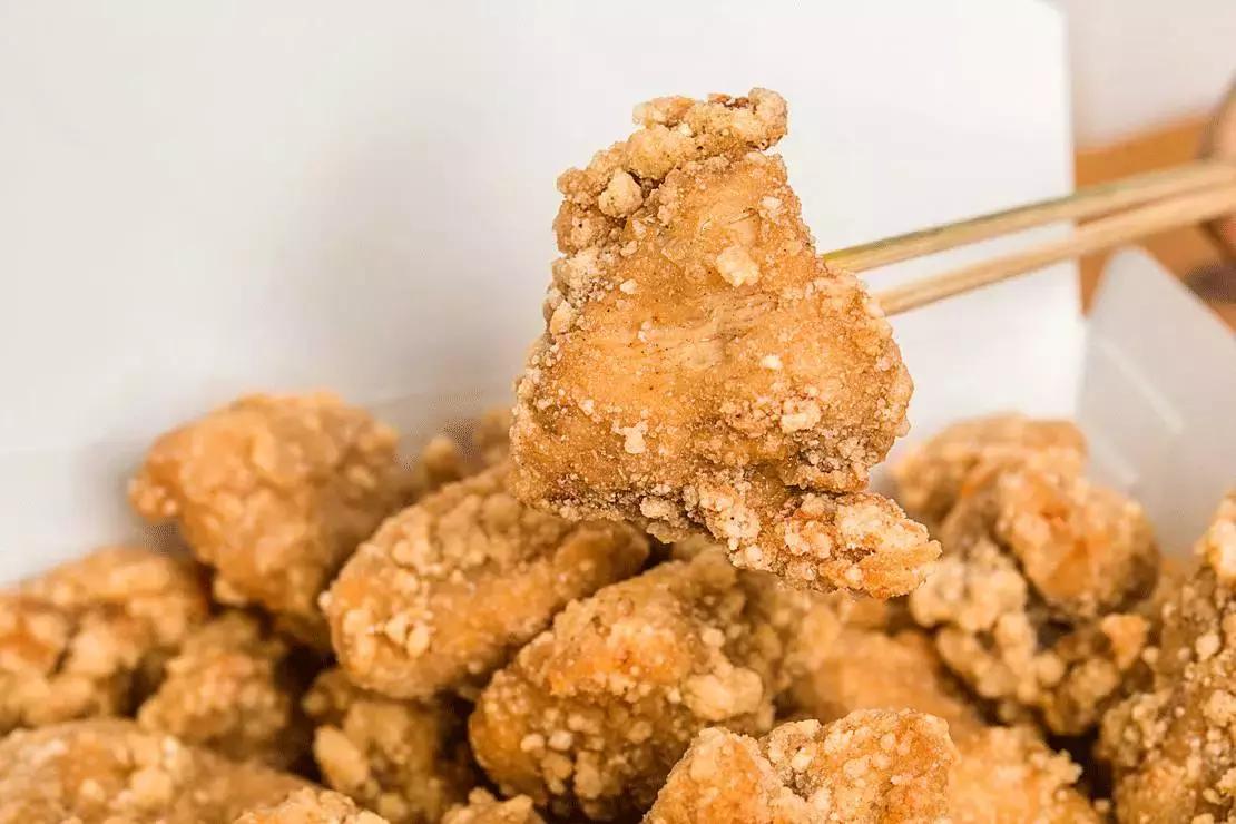 这家戏精店又加戏了,竟然出了一款“黄金牛蛙”!