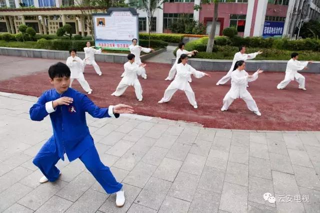 创文进行时视频,创文进行时的西平街头