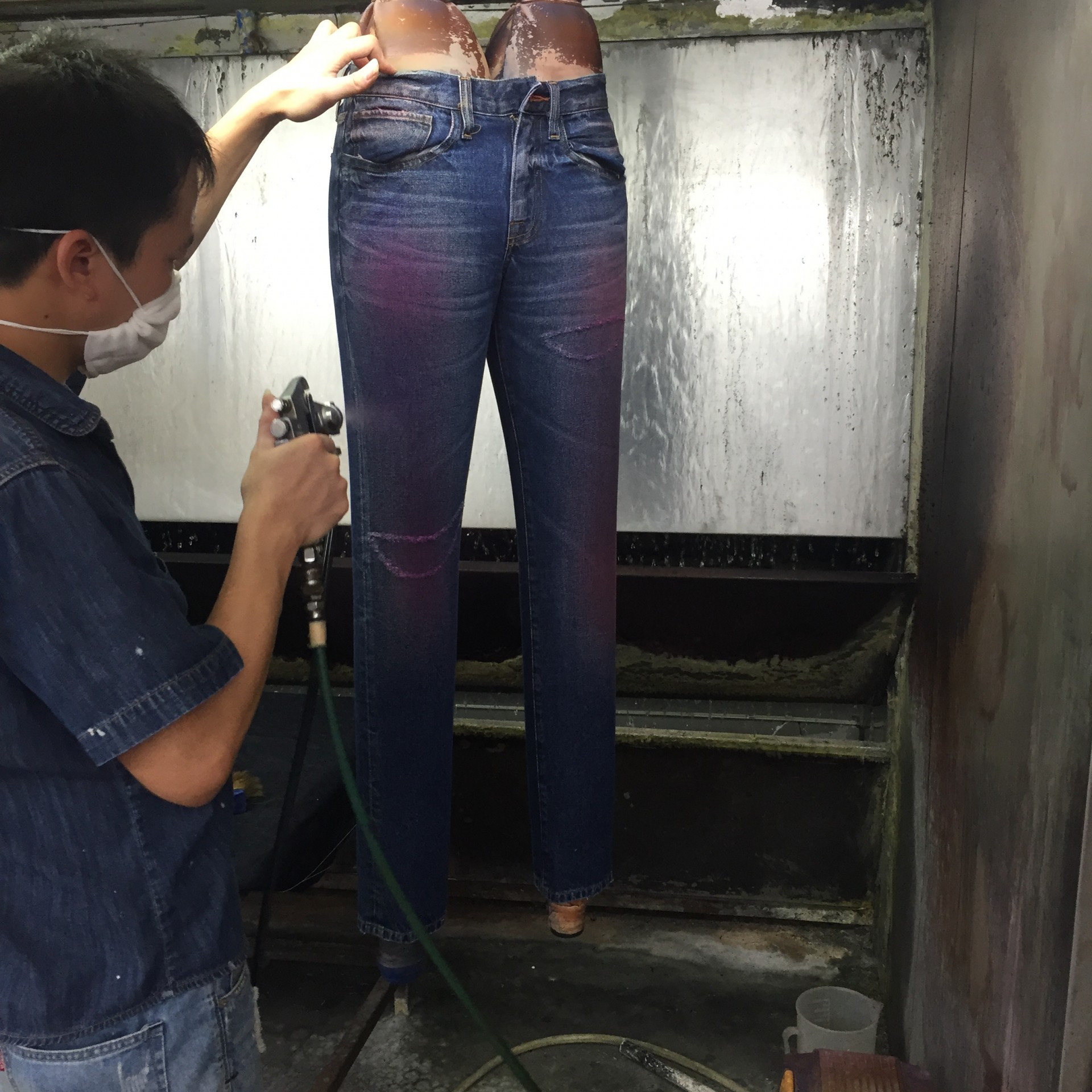 牛仔裤2000价位左右品牌,二百多元的牛仔裤真的好吗