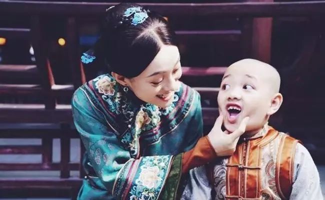 剧情已过半,主角领盒饭,反套路不断,《那年花开》的脑洞忒厉害