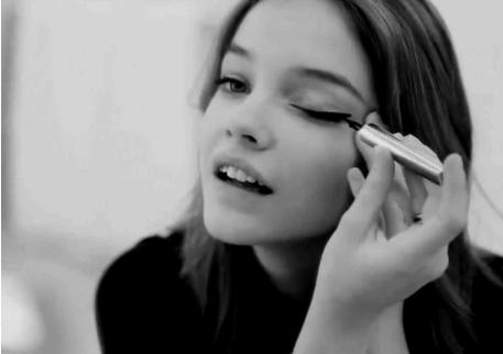 2020年彩妆流行妆容大全视频,如何用平价彩妆画出高级感妆容