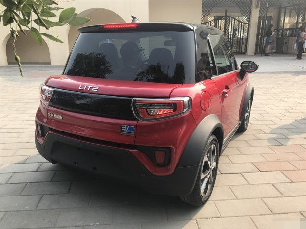 众泰发光车,最想不到的汽车广告众泰