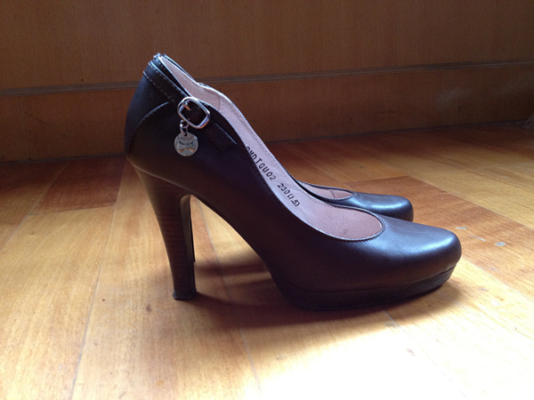 高跟鞋保养视频,阿姨怎样保养高跟鞋