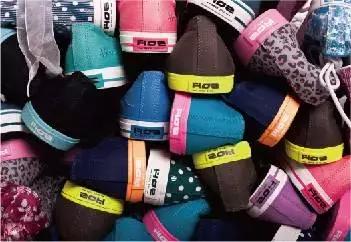 yeezy网红洞洞鞋,yeezysuperstar鞋