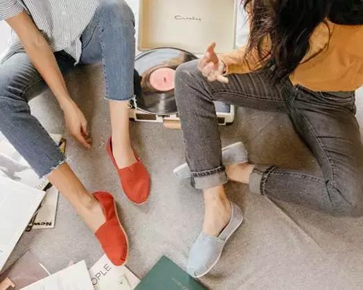 yeezy网红洞洞鞋,yeezysuperstar鞋