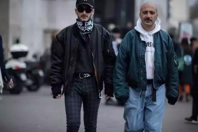 潮牌vetements带俄罗斯字母,vetement官方旗舰店潮牌