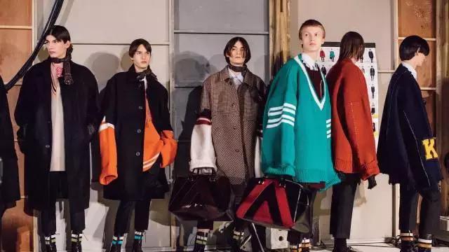 潮牌vetements带俄罗斯字母,vetement官方旗舰店潮牌