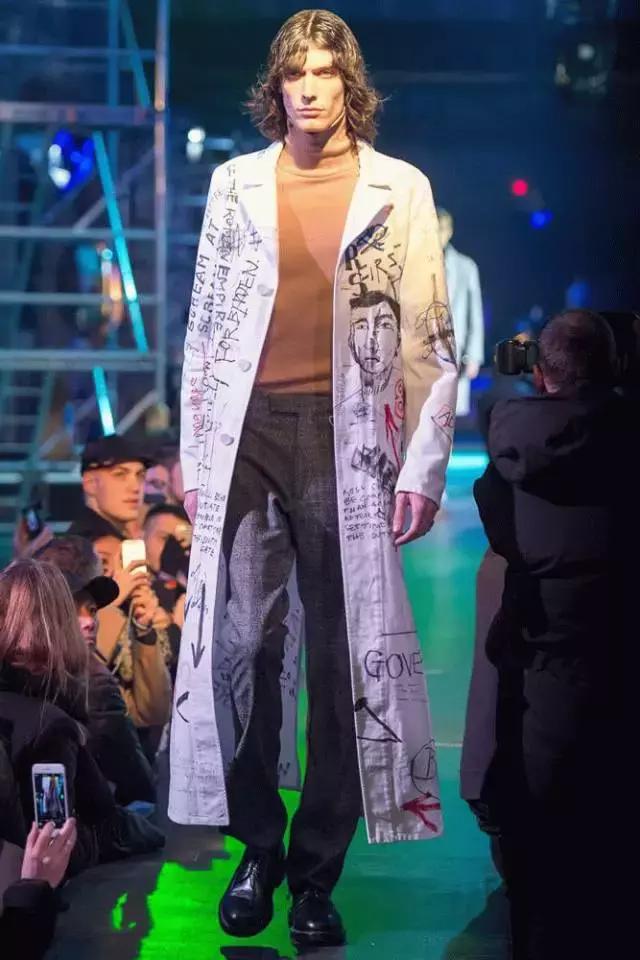 潮牌vetements带俄罗斯字母,vetement官方旗舰店潮牌