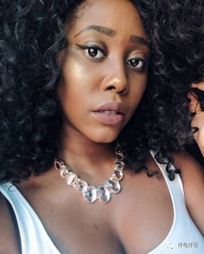 蕾哈娜彩妆品牌名字,蕾哈娜的彩妆品牌生命周期分析