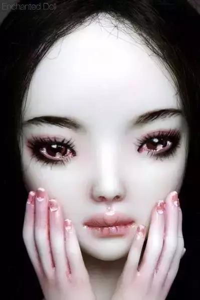 李晨花200万为冰冰买的娃娃，是他写了4个月邮件求来的私人定制