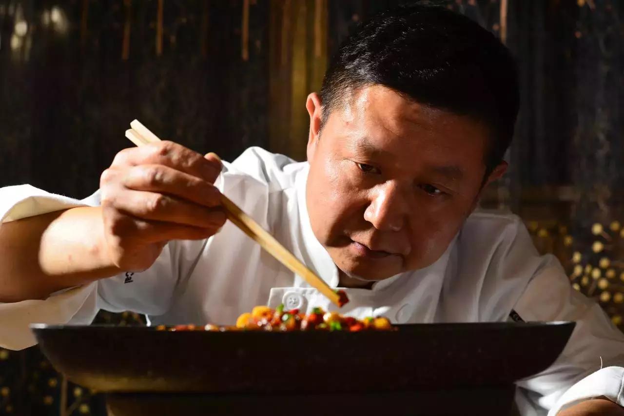 30年间从学徒到大师,46岁他隐居黄山脚下匠心造出2000㎡避世山居