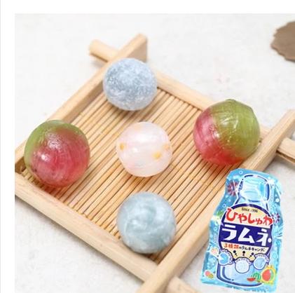 热巴给别人吃酸奶疙瘩,热巴给高伟光吃酸奶疙瘩