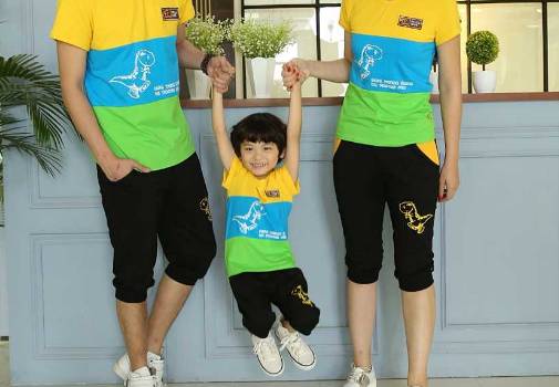 小孩避免罗圈腿坐姿,宝宝怎么坐姿不会驼背