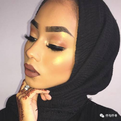 蕾哈娜彩妆品牌名字,蕾哈娜的彩妆品牌生命周期分析