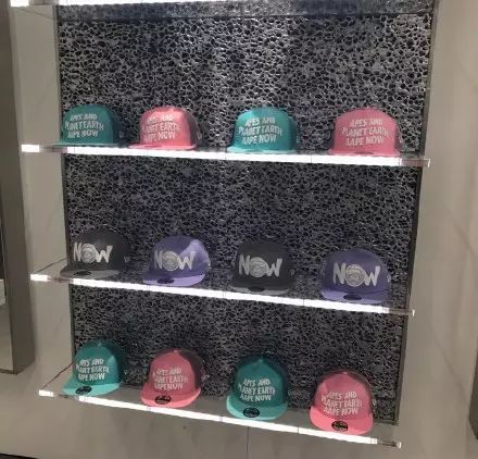 不甘做支线争上位？Aape洛杉矶新店要从Supreme碗里抢钱？