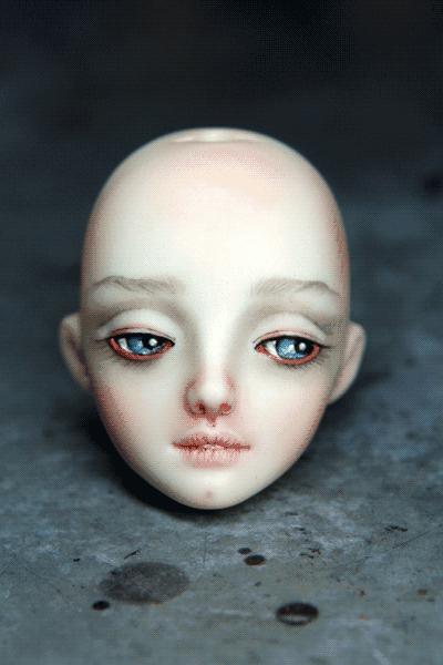 李晨花200万为冰冰买的娃娃，是他写了4个月邮件求来的私人定制