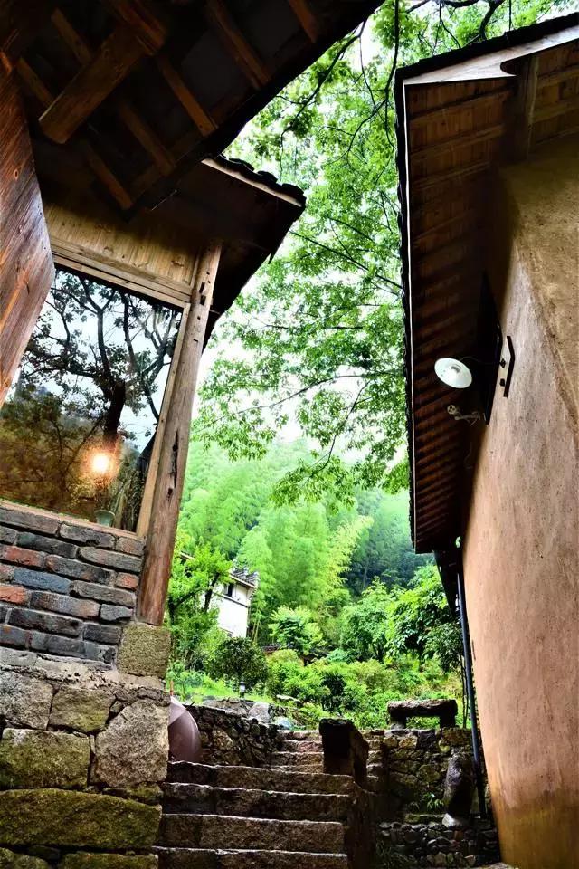 30年间从学徒到大师,46岁他隐居黄山脚下匠心造出2000㎡避世山居