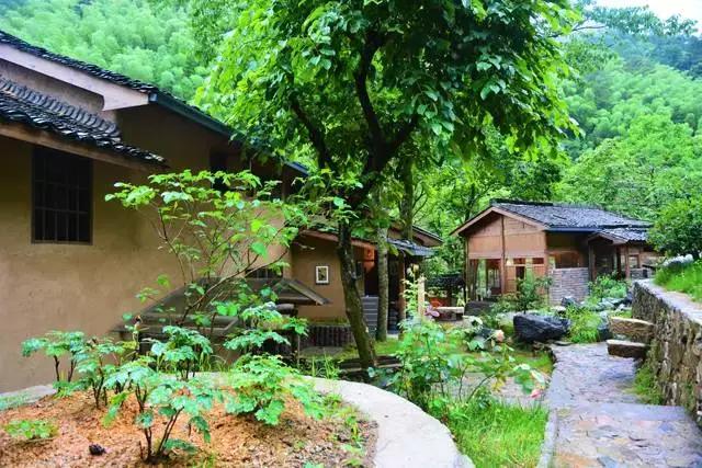 30年间从学徒到大师,46岁他隐居黄山脚下匠心造出2000㎡避世山居