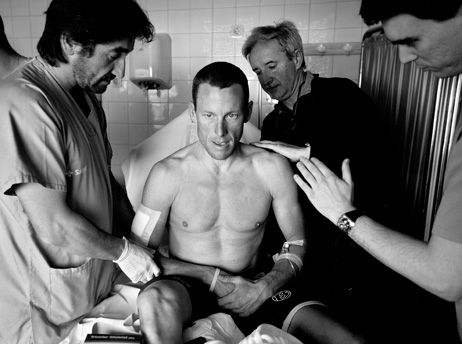 什么！这个男人只有一颗蛋蛋？