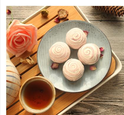 热巴给别人吃酸奶疙瘩,热巴给高伟光吃酸奶疙瘩