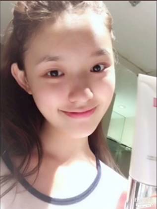 林允直播化妆萧薰儿,林允化妆视频48元洗面奶